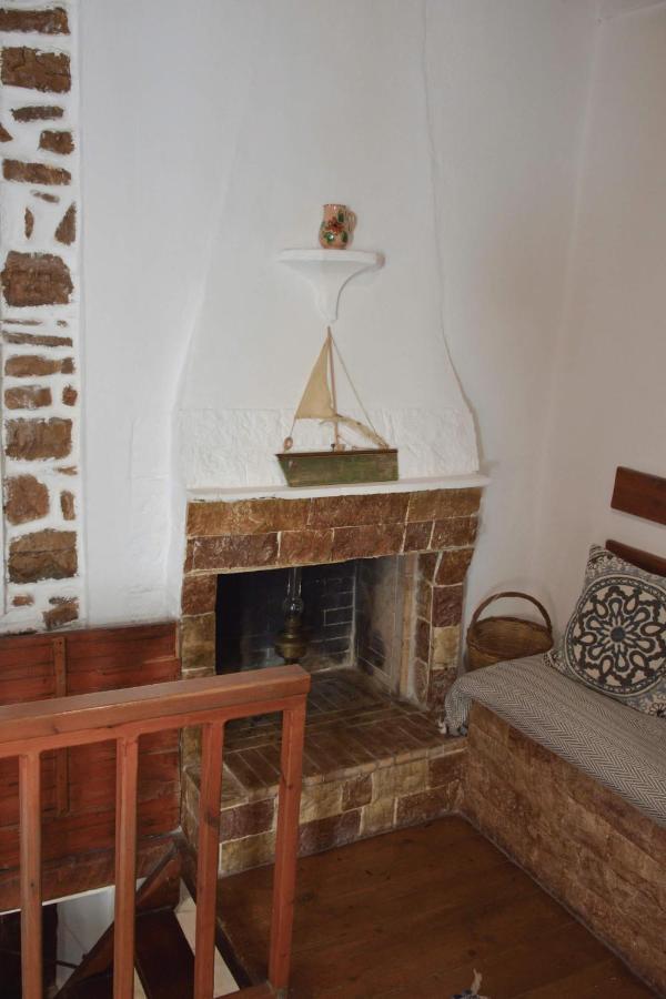 Traditional House Kassandra'S Affittacamere Ermioni Esterno foto